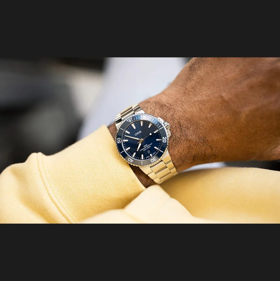 Aquis Date 41,5mm
