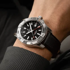 Avenger Automatic GMT 44
