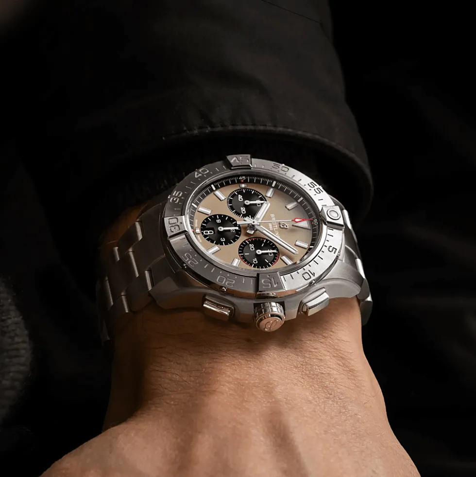 Avenger B01 Chronograph 44