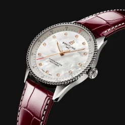 Navitimer 32 SuperQuartz™