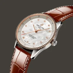Navitimer 32 SuperQuartz™